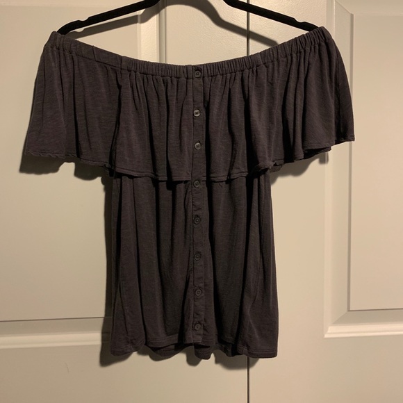 Grey off the shoulder t-shirt from American Eagle - Picture 1 of 1